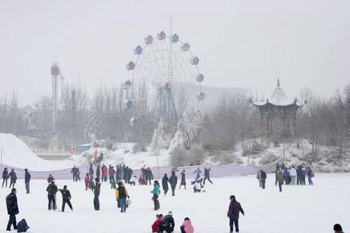 下雪天的说说心情短语 下雪天你想一起走到白头我却怕你着凉