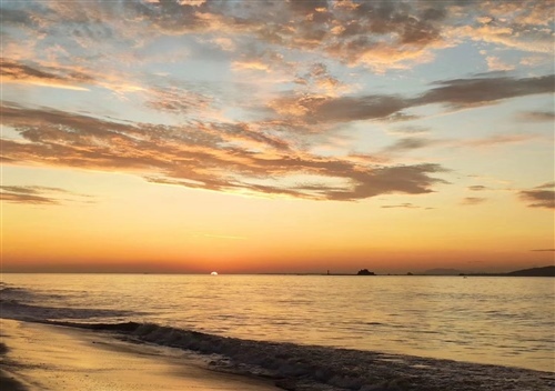 海边日出的唯美短句 形容海边日出美的句子