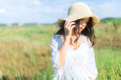 鼓励女人坚强的句子 女人必须要坚强的句子