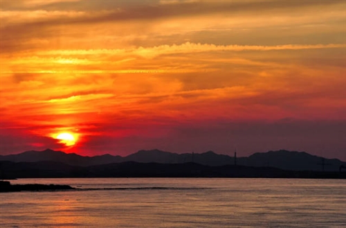 夕阳西下的唯美文案发朋友圈